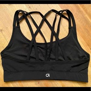 GapFit Medium Impact Strappy Sports Bra